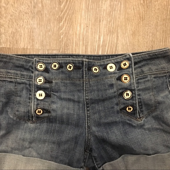 Juicy couture denim shorts 26 sailor style - Picture 2 of 5